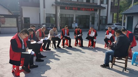 “學(xué)習雷鋒好榜樣，搶抓農時(shí)促春耕”——吉首交建3月主題黨日活動(dòng)